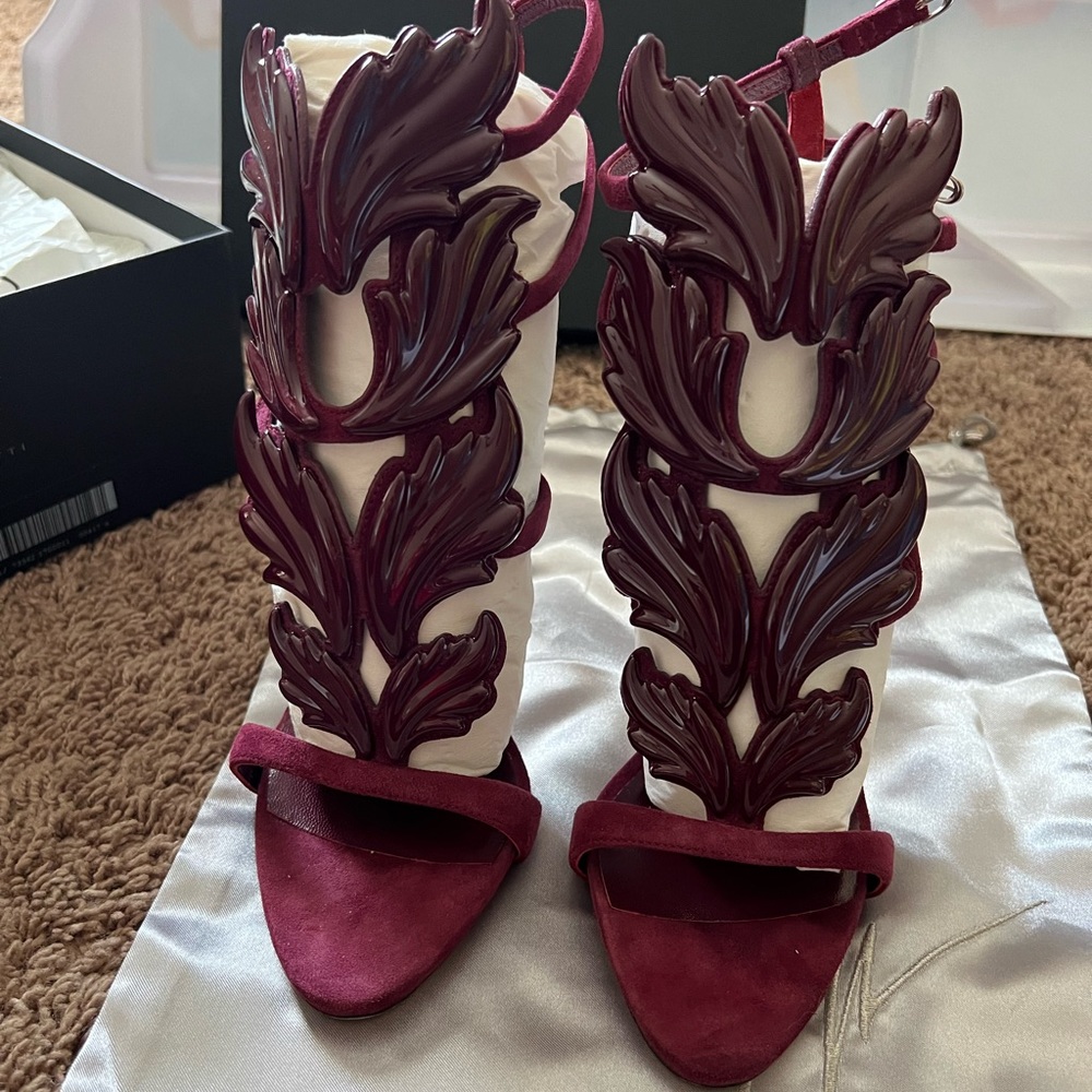 giuseppe zanotti coline 110 wings suede sandal size 41